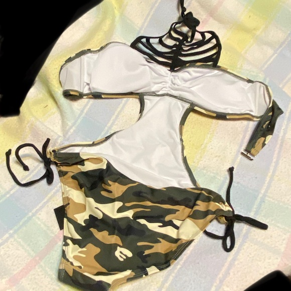 Beautiful Green Camo Swimsuit Gorgeous - Picture 7 of 13